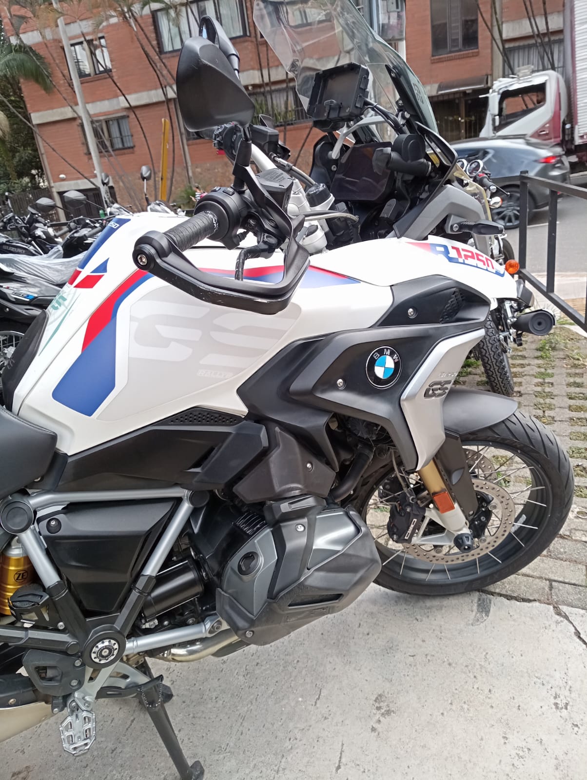 BMW R1250GS MODELEO 2021 KM 52.913 - Imagen 4