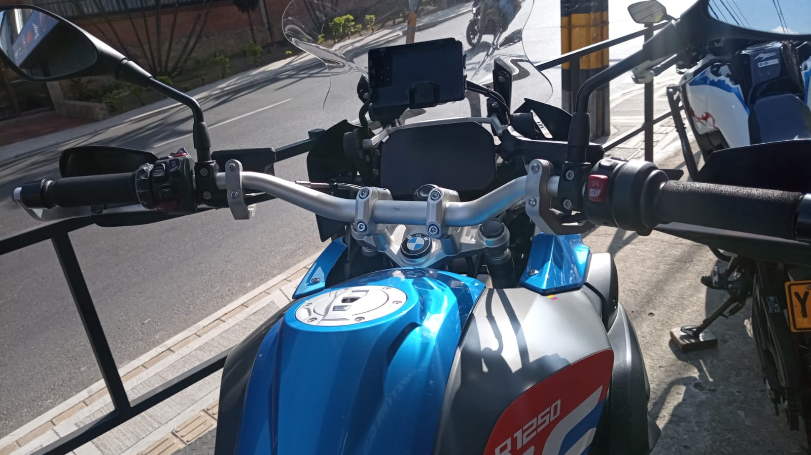 BMW R1250GS MODLEO 2020 KM 27.974 - Imagen 12